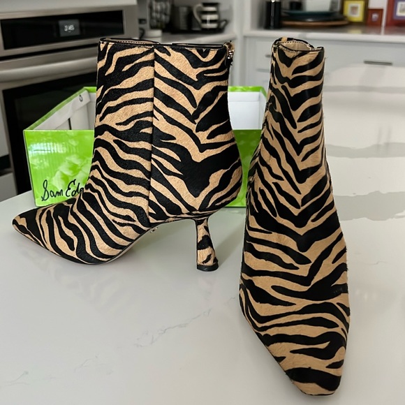 Sam Edelman Shoes - Sam Edelman Samantha genuine calfskin kitten heel animal print booties!